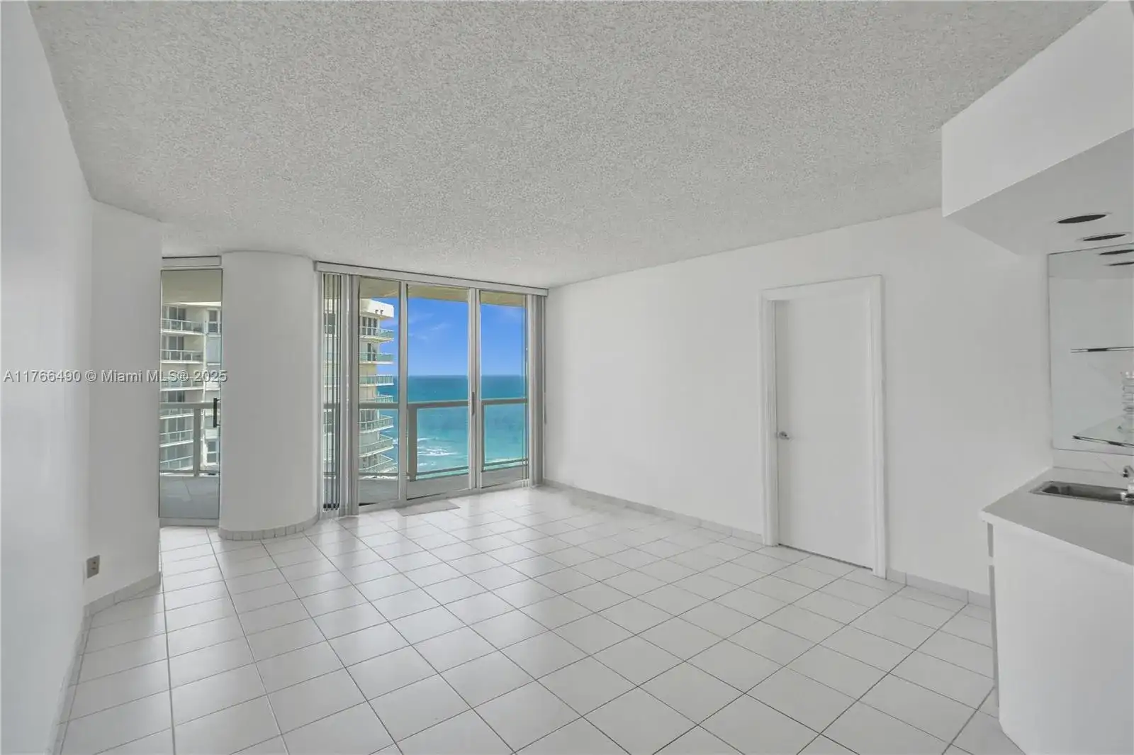 16425 Collins Ave, Sunny Isles Beach FL 33160 photo 2