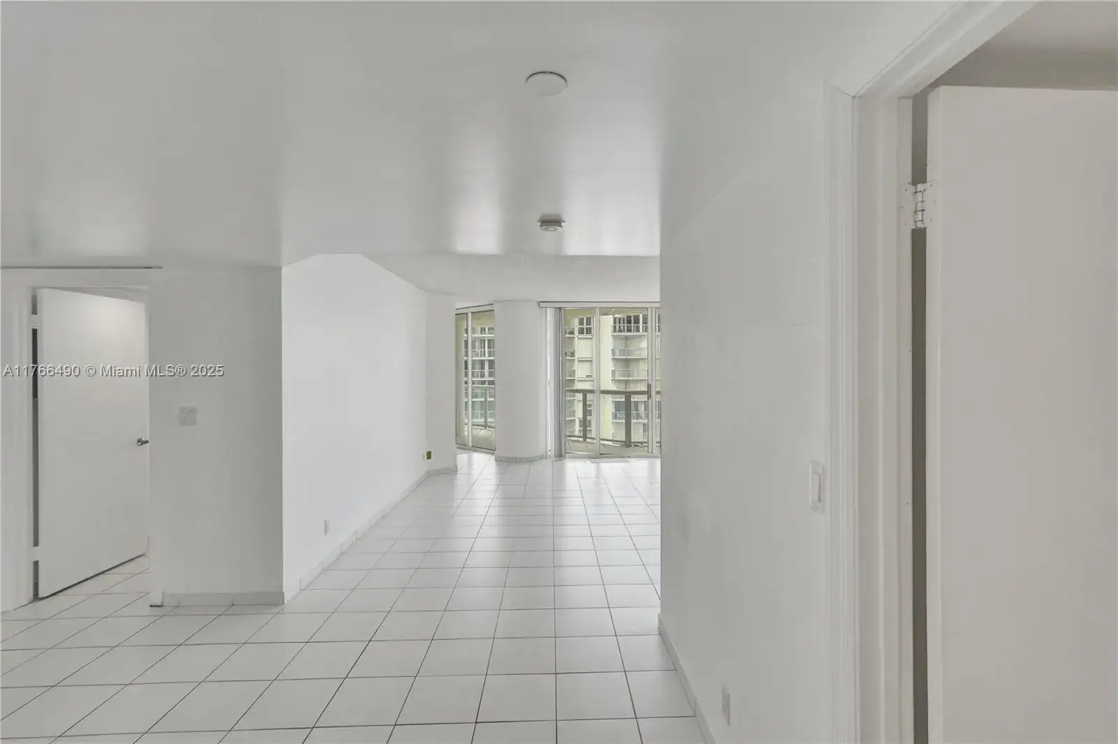 16425 Collins Ave, Sunny Isles Beach FL 33160 photo 3