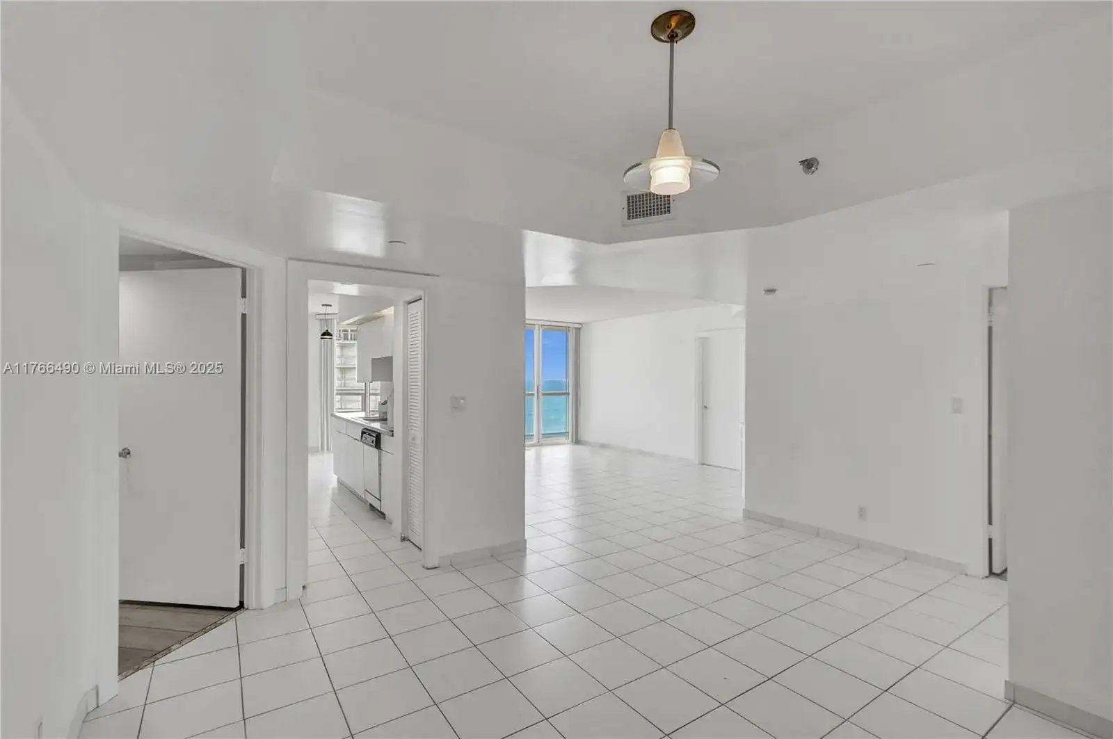 16425 Collins Ave, Sunny Isles Beach FL 33160 photo 4