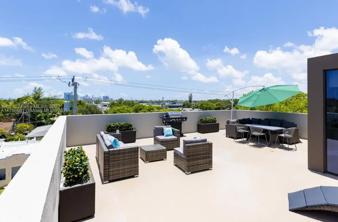 7105 NE 4th Ct # 3, Miami FL 33138