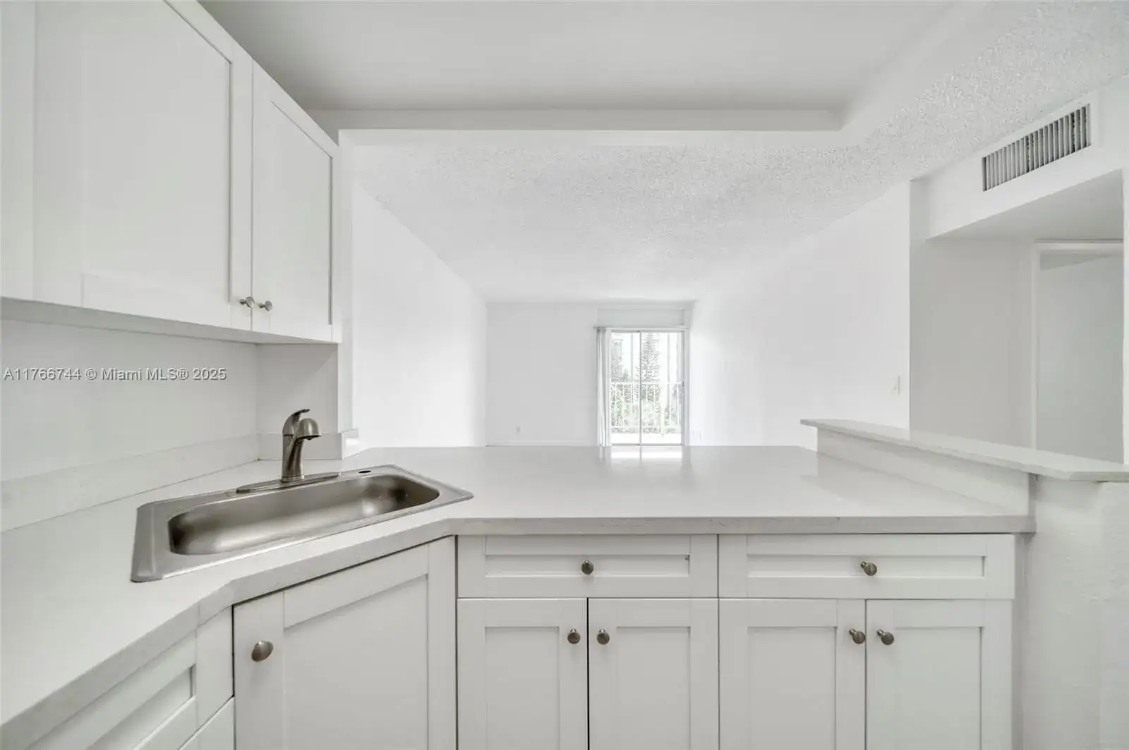 801 NW 47th Ave # 515W, Miami FL 33126 photo 3