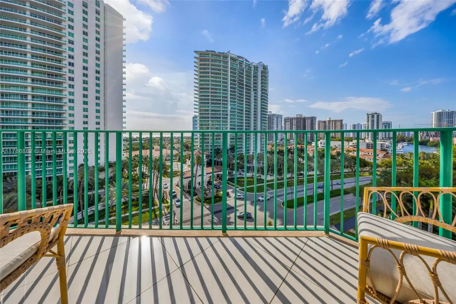 20000 E Country Club Dr, Aventura FL 33180 photo 4