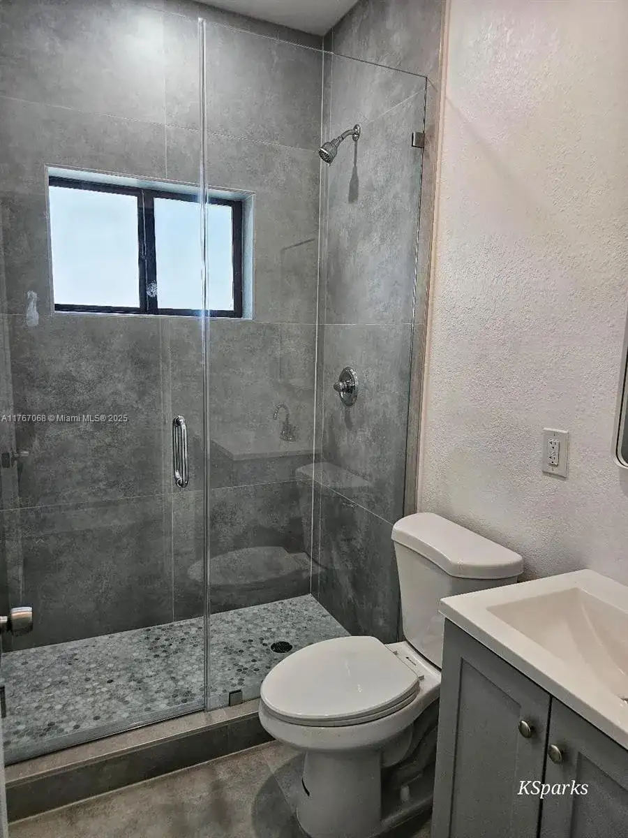 2090 Rutland St, Opa-Locka FL 33054 photo 5