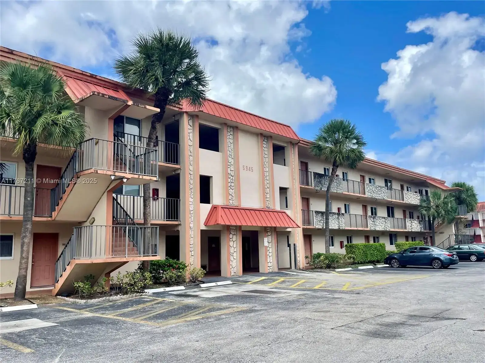 5945 Del Lago Cir # 307, Sunrise FL 33313 photo 2