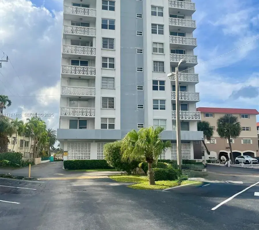 3113 S Ocean Dr # 701, Hallandale Beach FL 33009