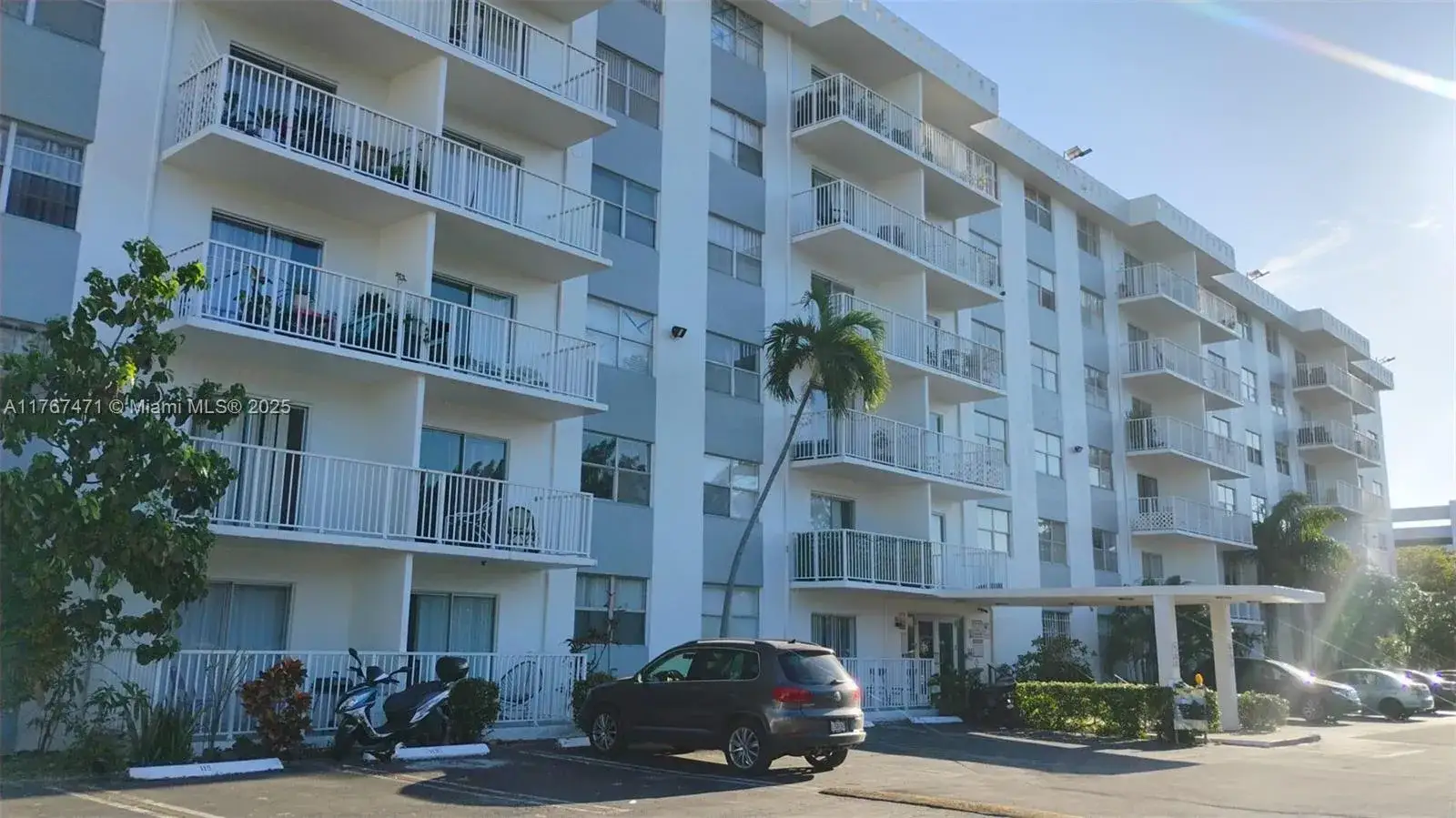 16465 NE 22nd Ave # 114, North Miami Beach FL 33160