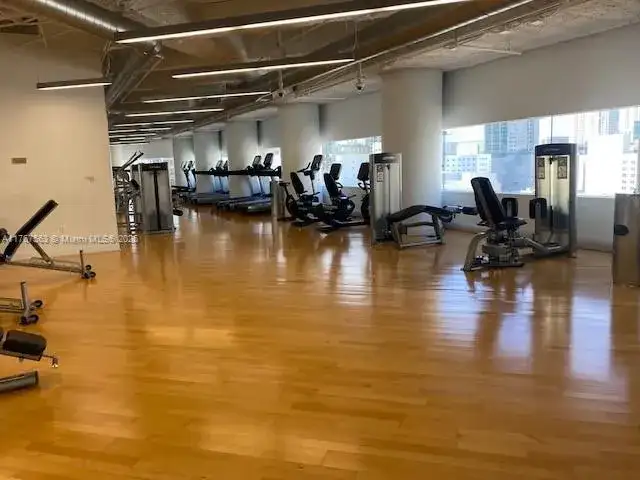 100 SE 2 ST # 2000, Miami FL 33131 photo 5