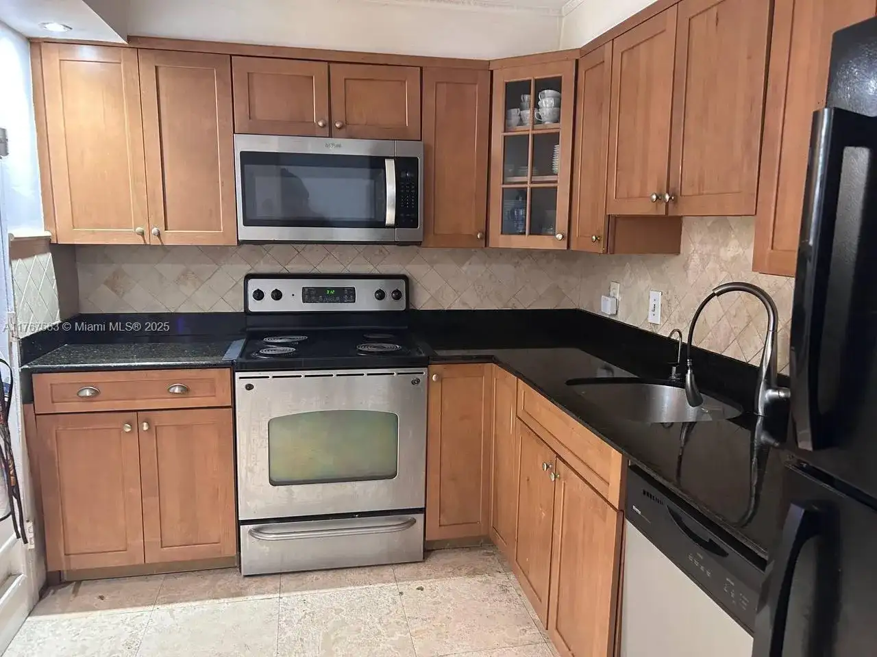 400 Kings Point Dr # 209, Sunny Isles Beach FL 33160 photo 4