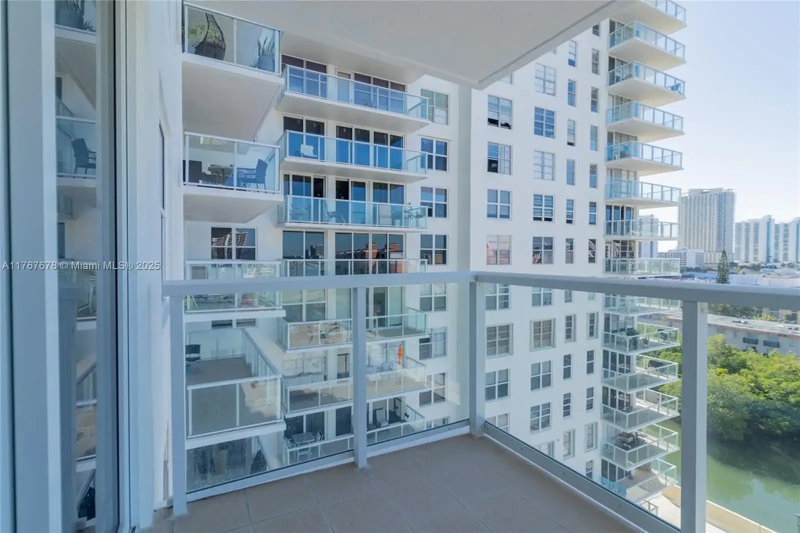 230 174th St # 1015, Sunny Isles Beach FL 33160 photo 2