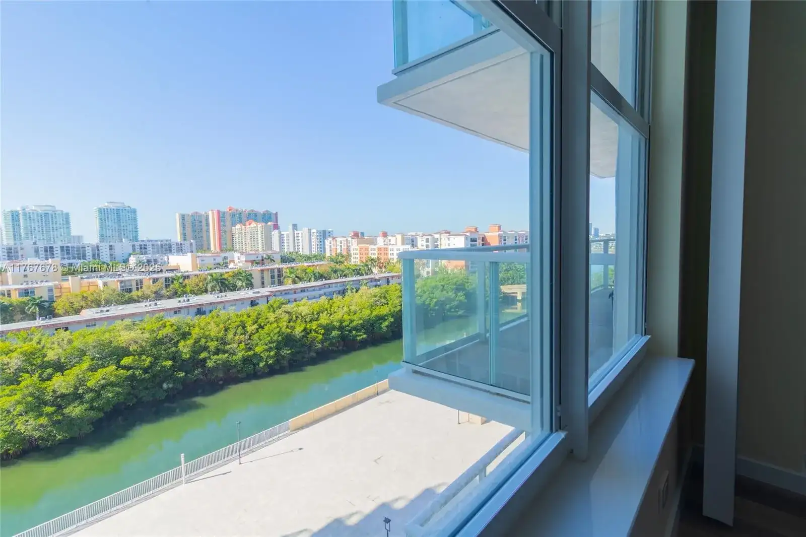 230 174th St # 1015, Sunny Isles Beach FL 33160 photo 3