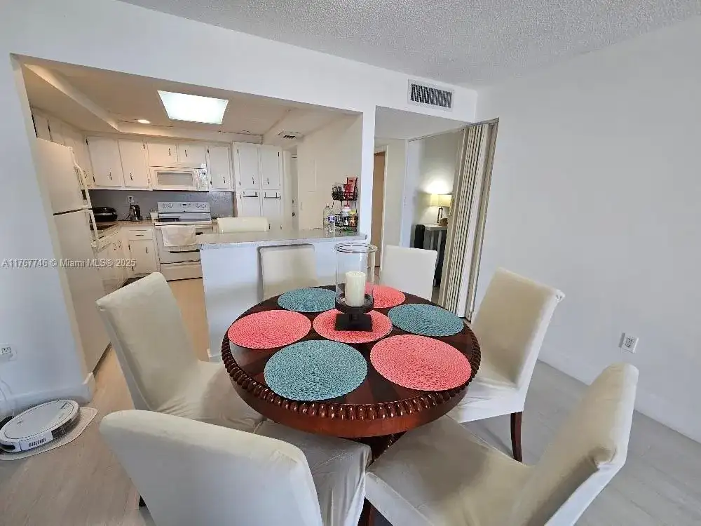 18031 Biscayne Blvd # 603, Aventura FL 33160 photo 4