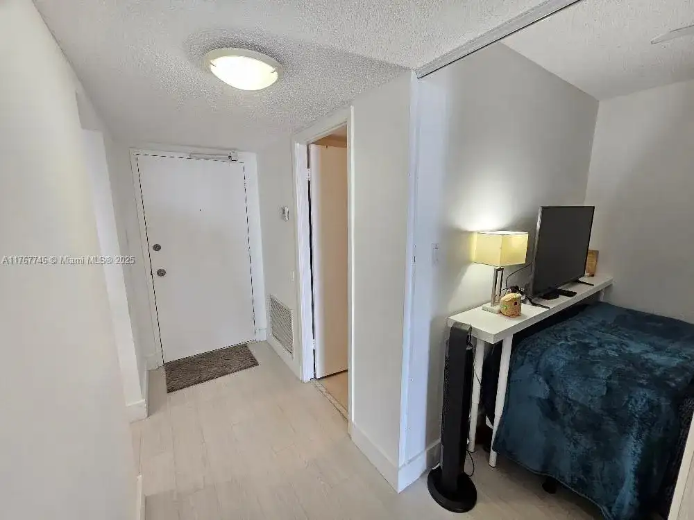 18031 Biscayne Blvd # 603, Aventura FL 33160 photo 5