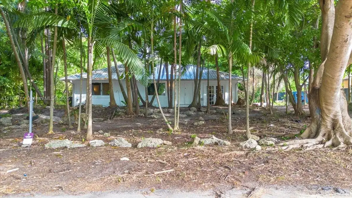 9055 SW 158th St, Palmetto Bay FL 33157 photo 2