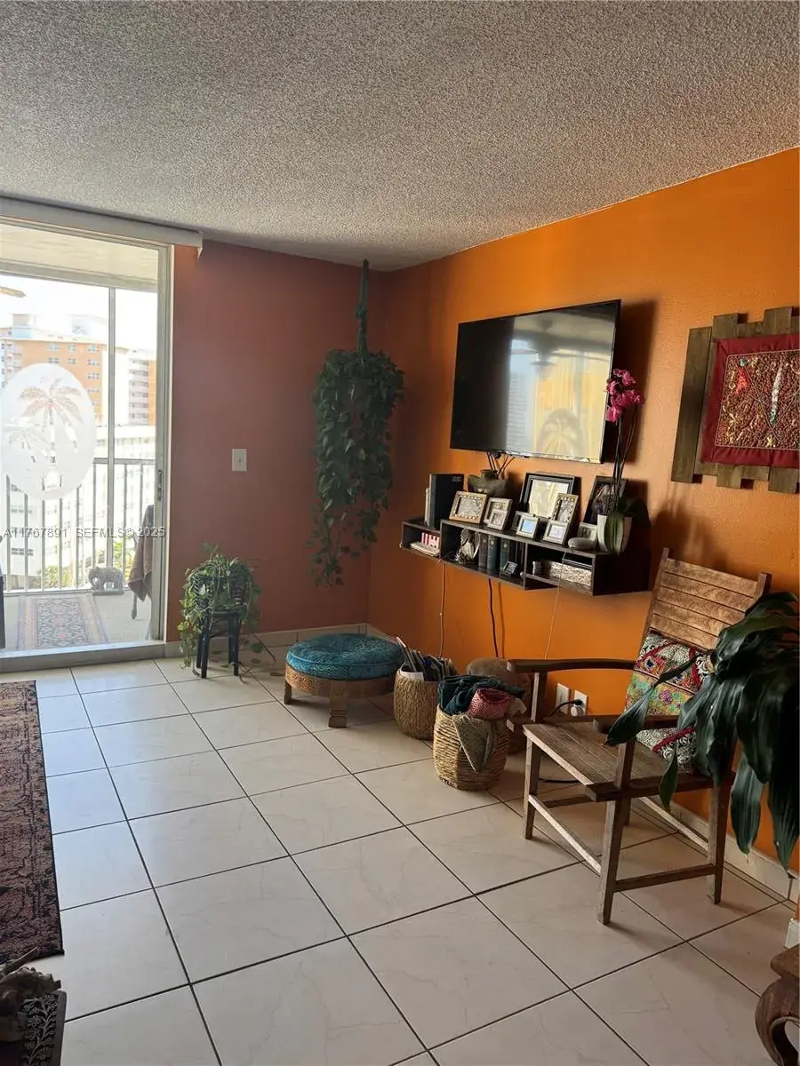 100 Golden Isles Dr # 1014, Hallandale Beach FL 33009