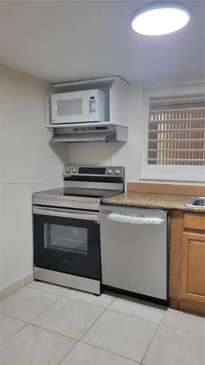 2049 S Ocean Dr # 1105, Hallandale Beach FL 33009