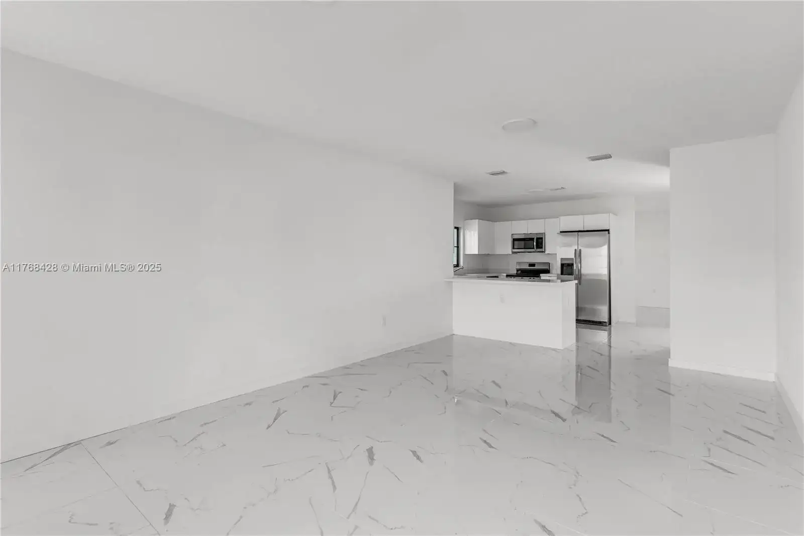 634 SW 7th St, Homestead FL 33030 photo 3