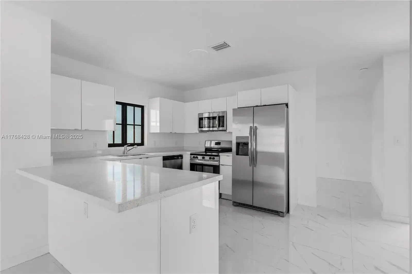 634 SW 7th St, Homestead FL 33030 photo 5
