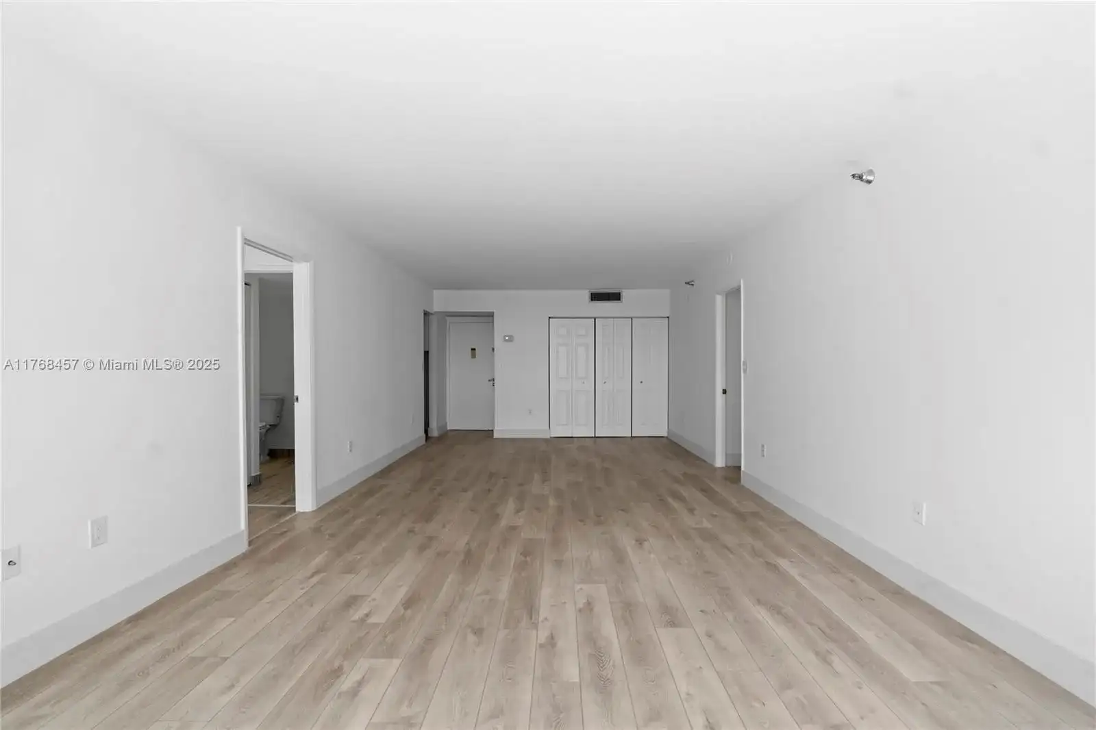 20505 E Country Club Dr # 434, Aventura FL 33180 photo 5