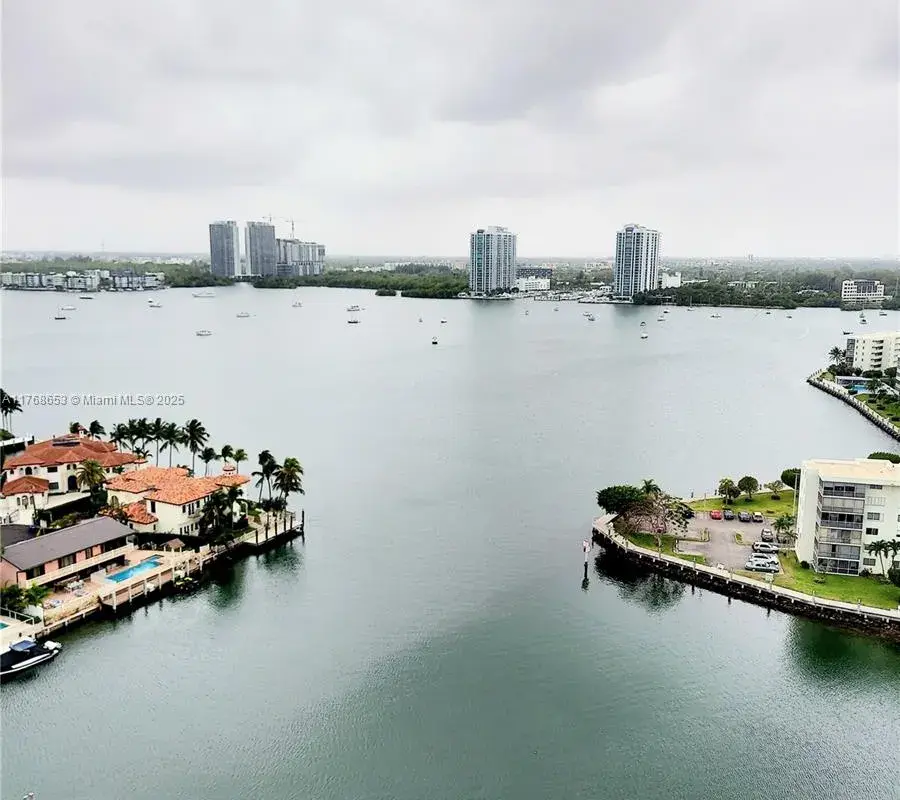 1000 W Island Blvd # 2002, Aventura FL 33160