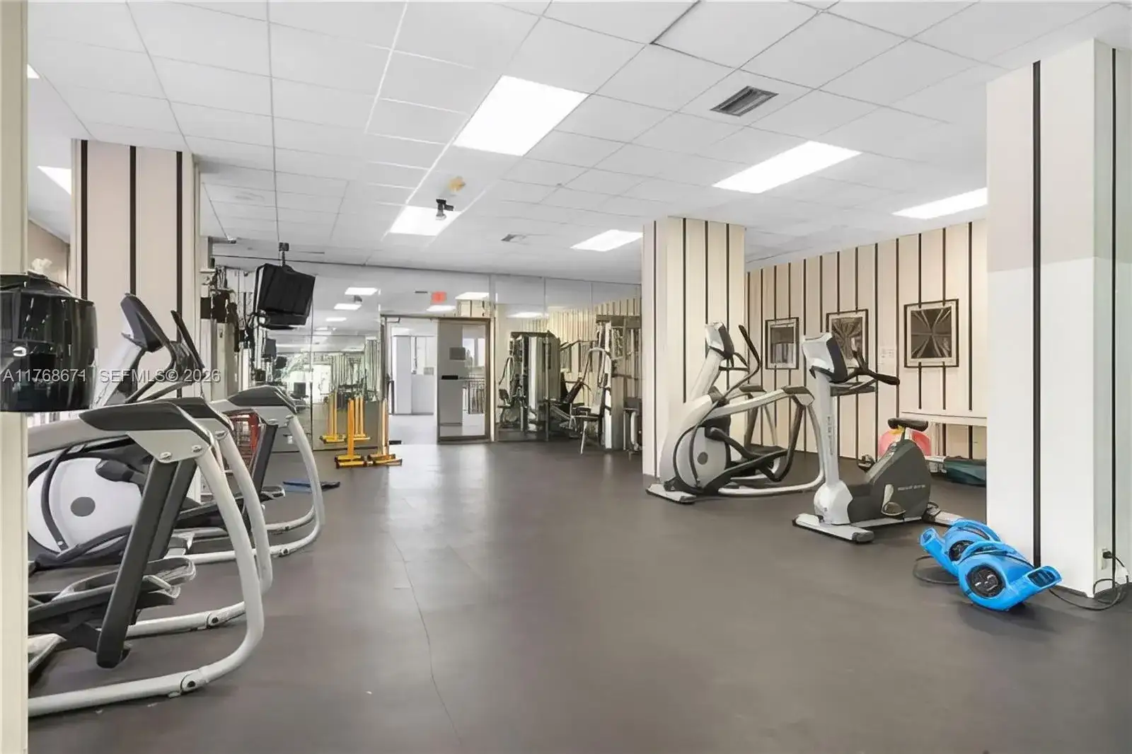 2750 NE 183rd St # 1207, Aventura FL 33160 photo 5