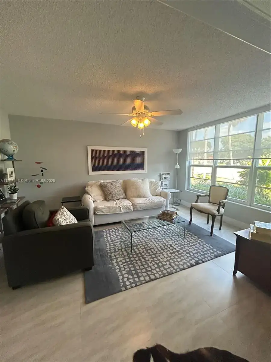 4017 N Cypress Dr # 102, Pompano Beach FL 33069 photo 5