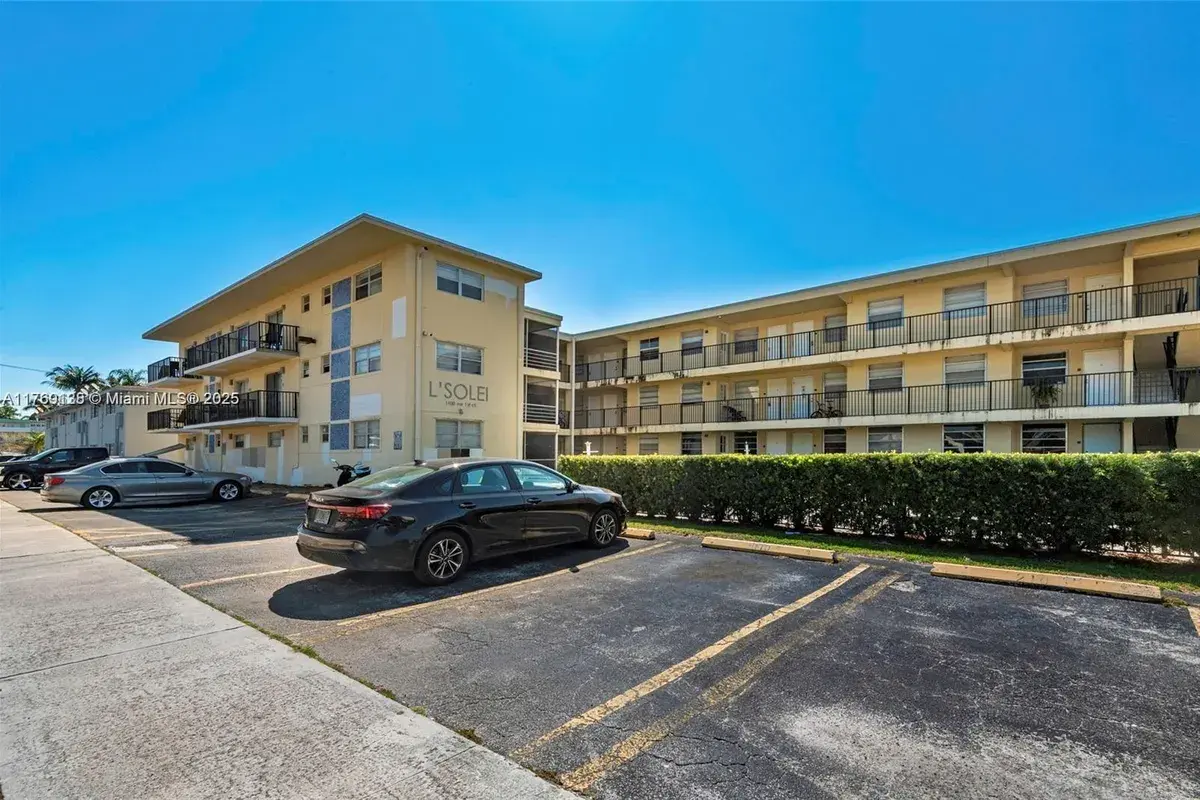 1100 NE 1st Ct # 210, Hallandale Beach FL 33009