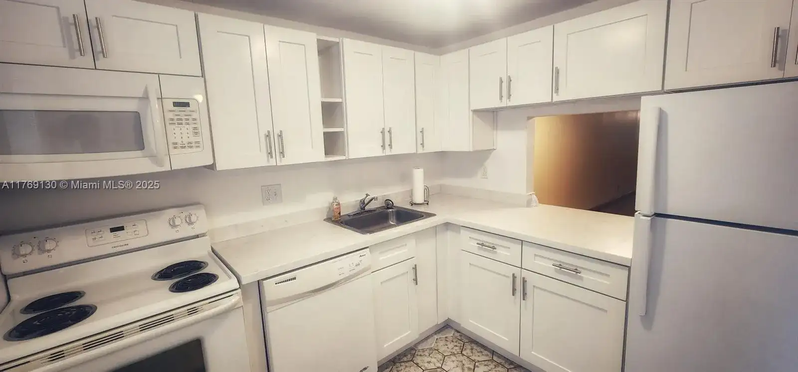 1015 Country Club Dr # 207, Margate FL 33063 photo 3