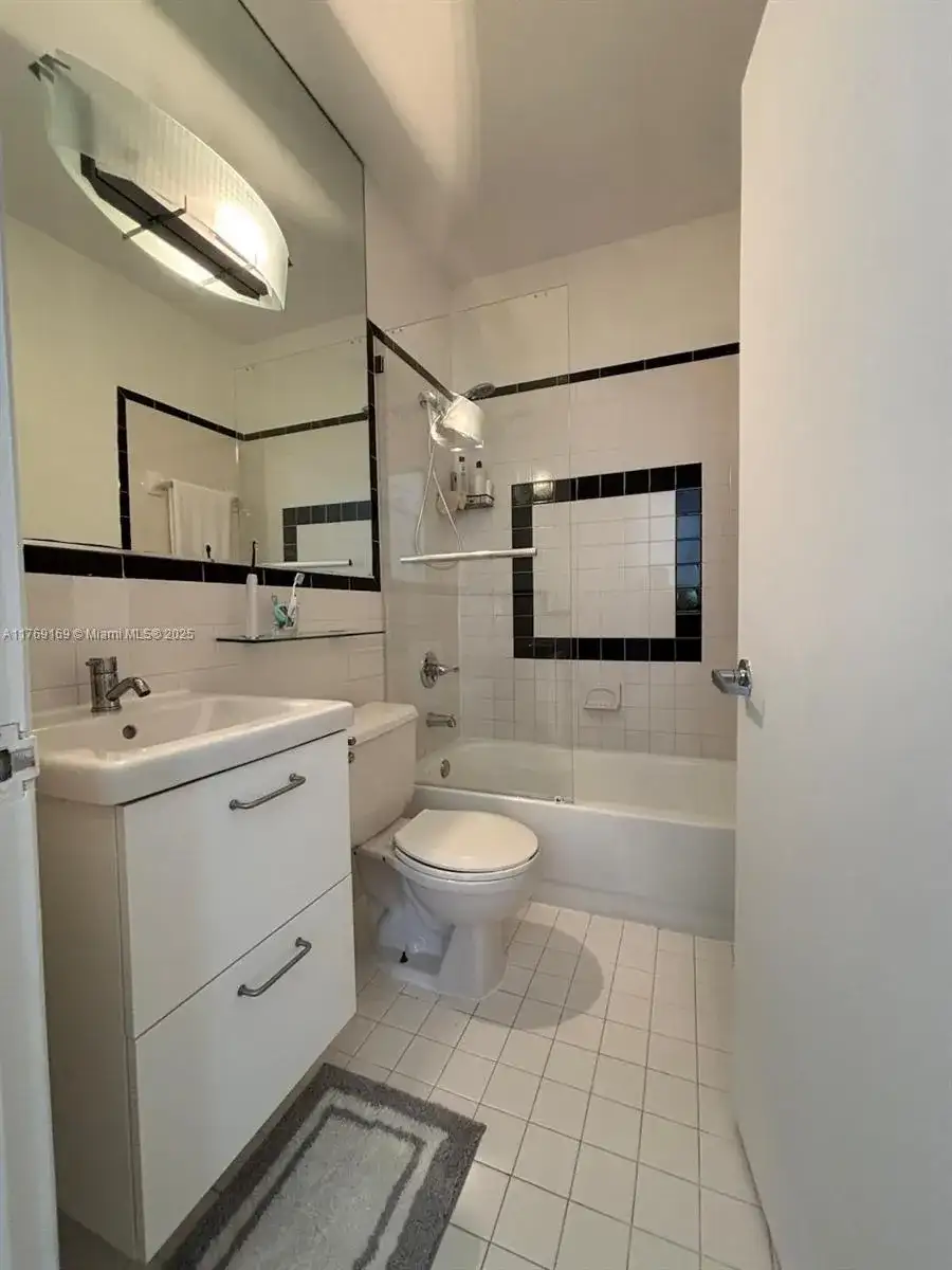 1244 Pennsylvania Ave # 307, Miami Beach FL 33139 photo 3