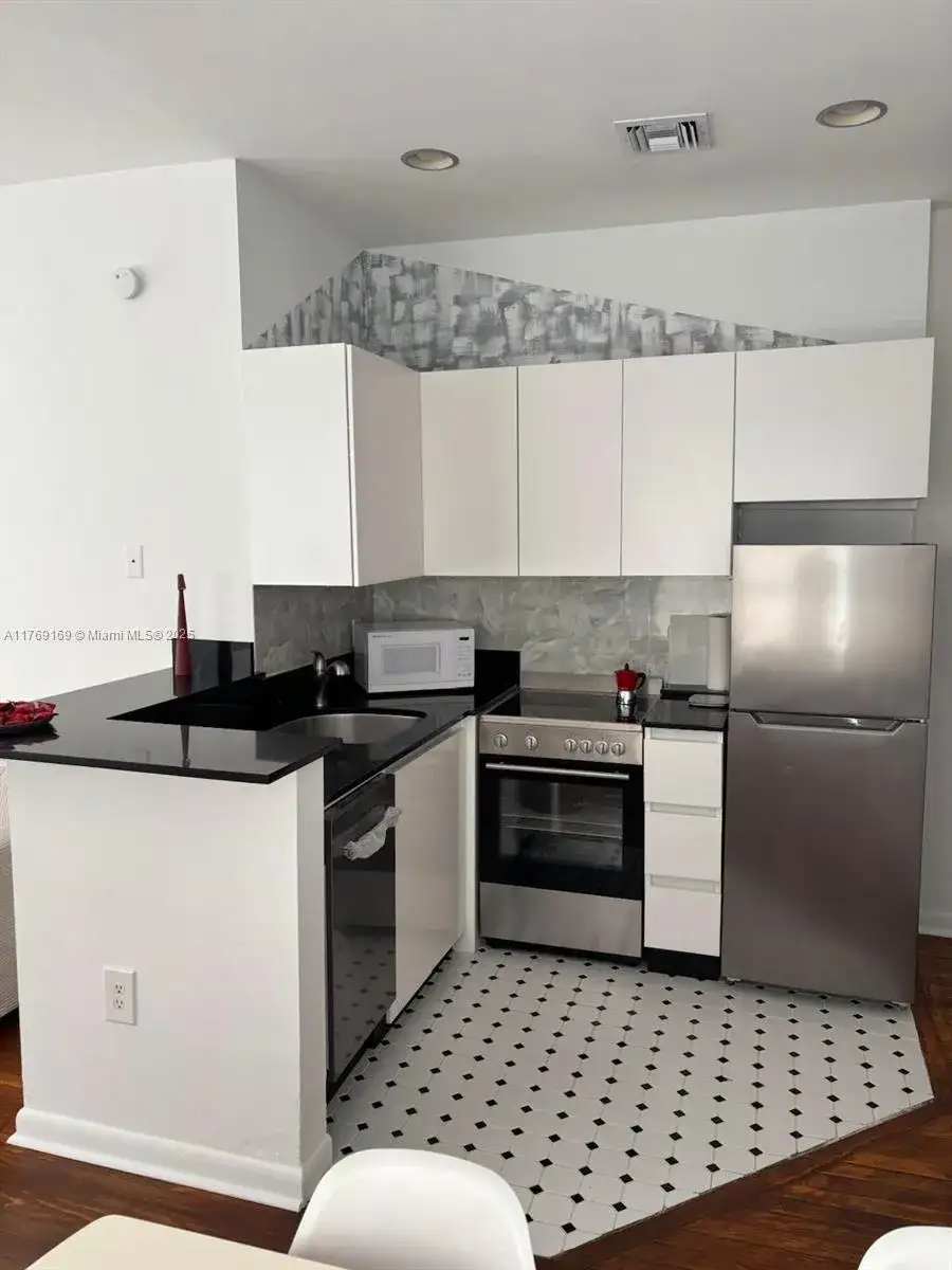 1244 Pennsylvania Ave # 307, Miami Beach FL 33139 photo 5