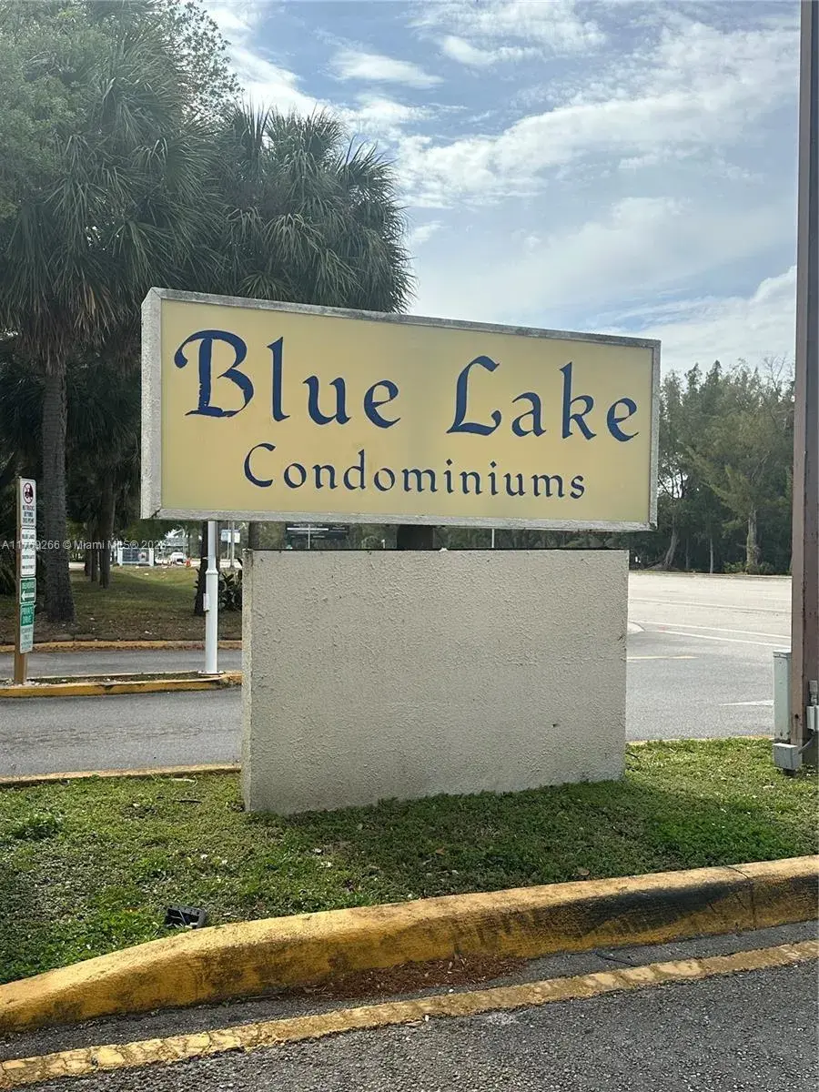 3370 Beau Rivage Dr # B8, Pompano Beach FL 33064
