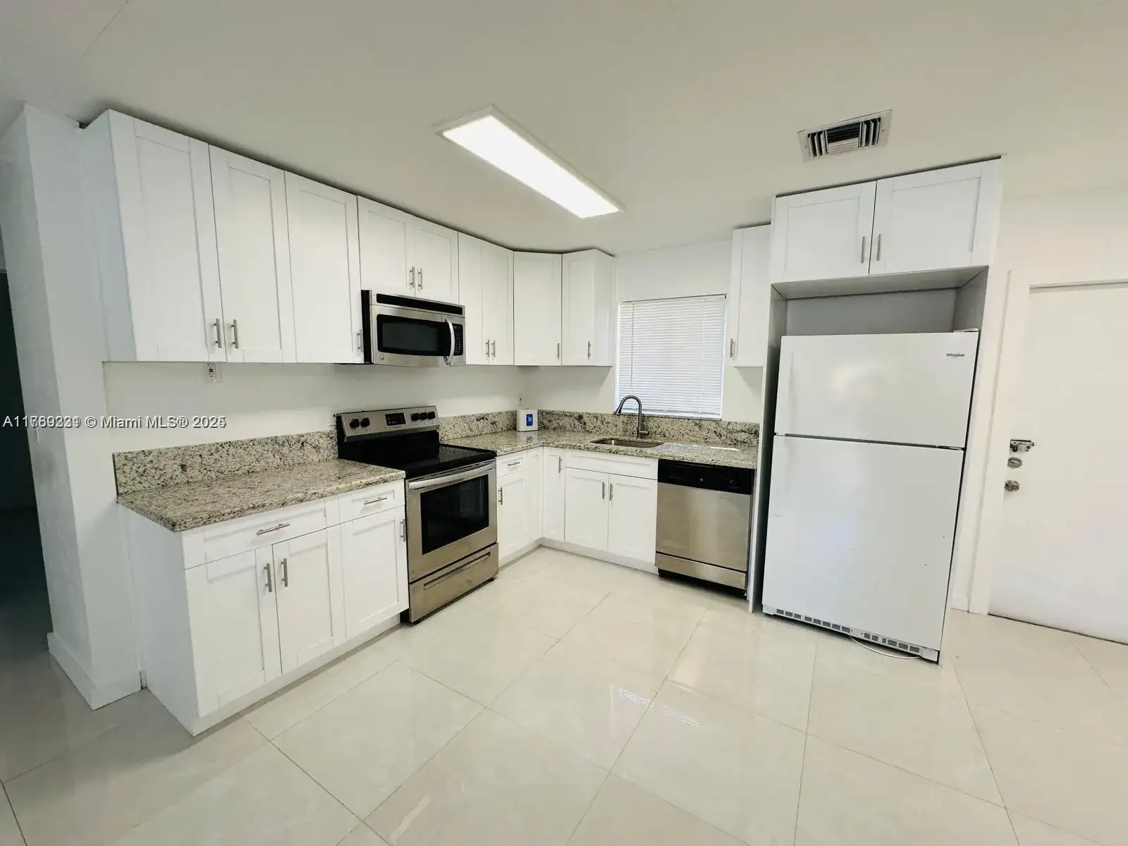 2620 NW 14th Ct, Fort Lauderdale FL 33311 photo 4