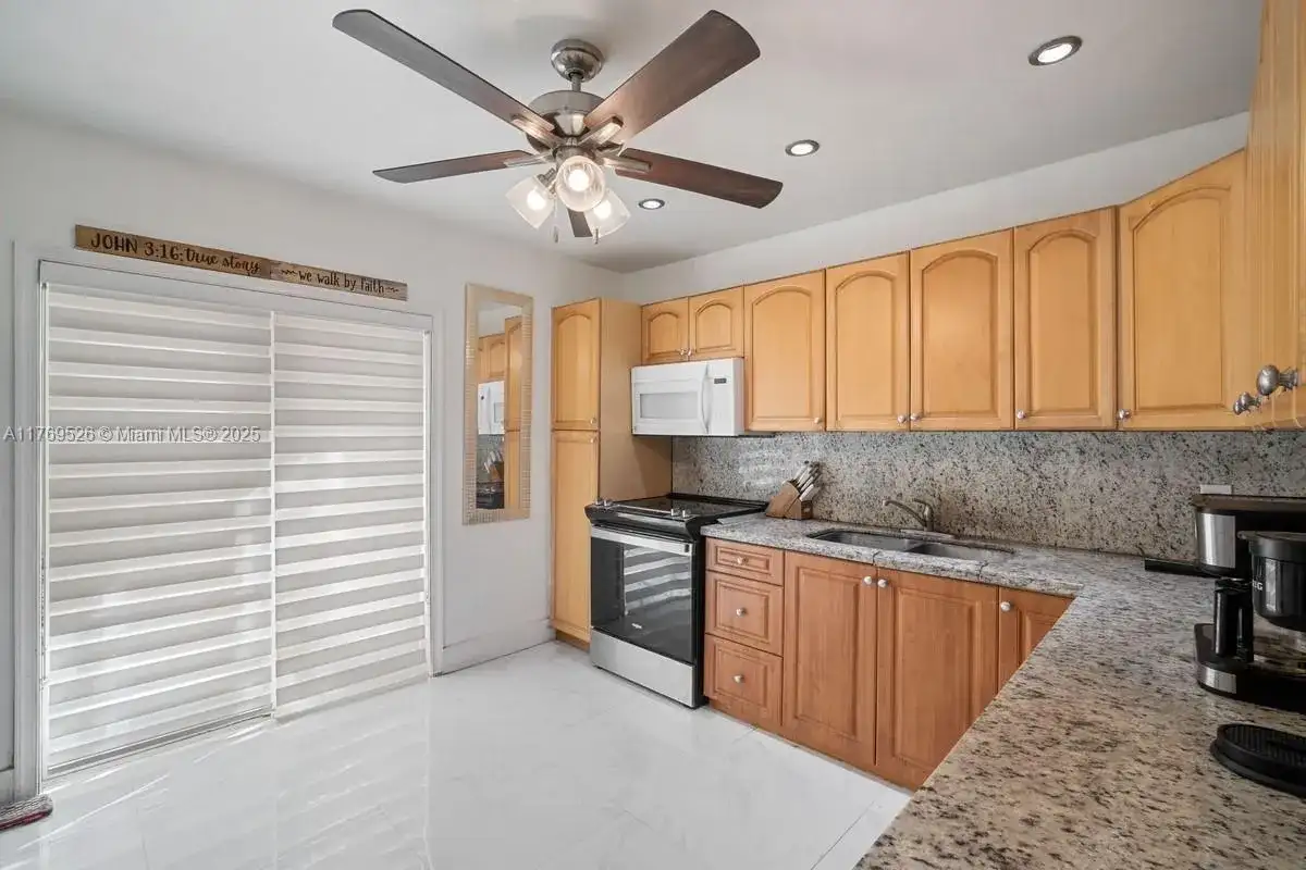 121 Edmund Rd, West Park FL 33023 photo 4