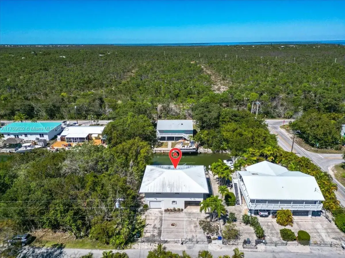 29051 Magnolia Ln, Big Pine FL 33043 photo 2