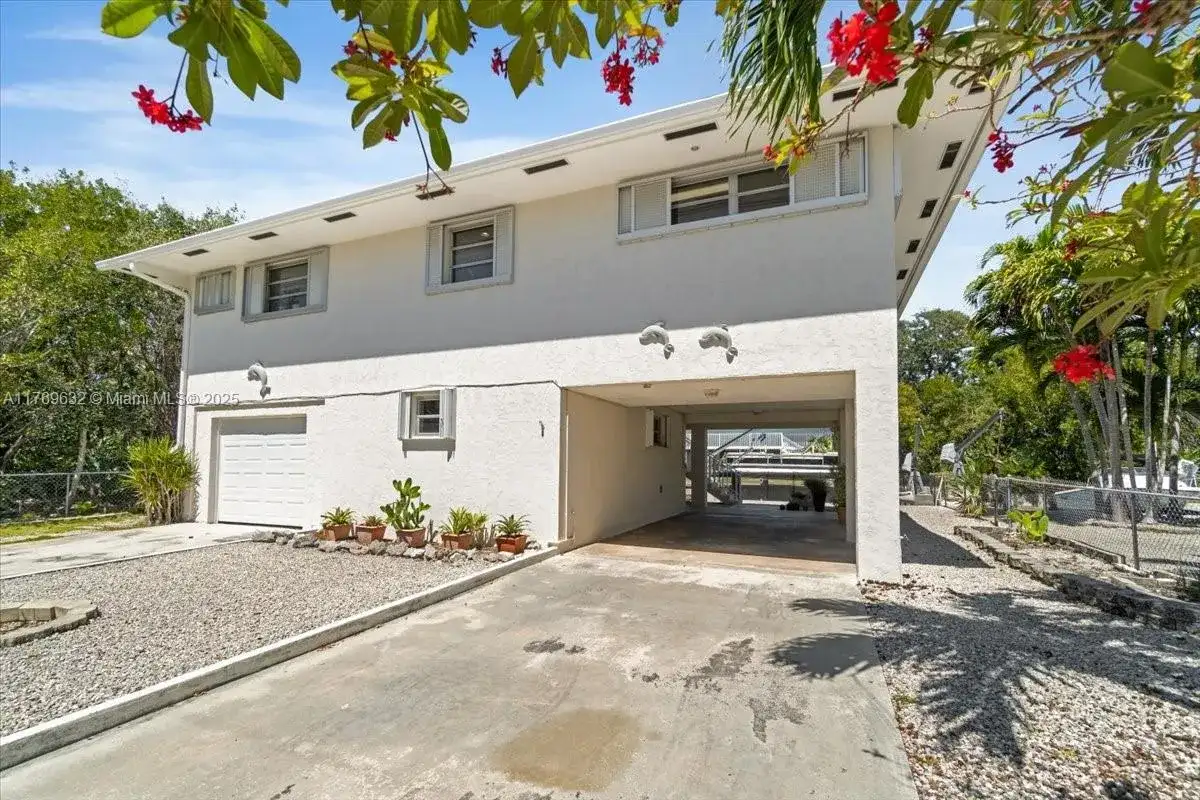 29051 Magnolia Ln, Big Pine FL 33043 photo 3