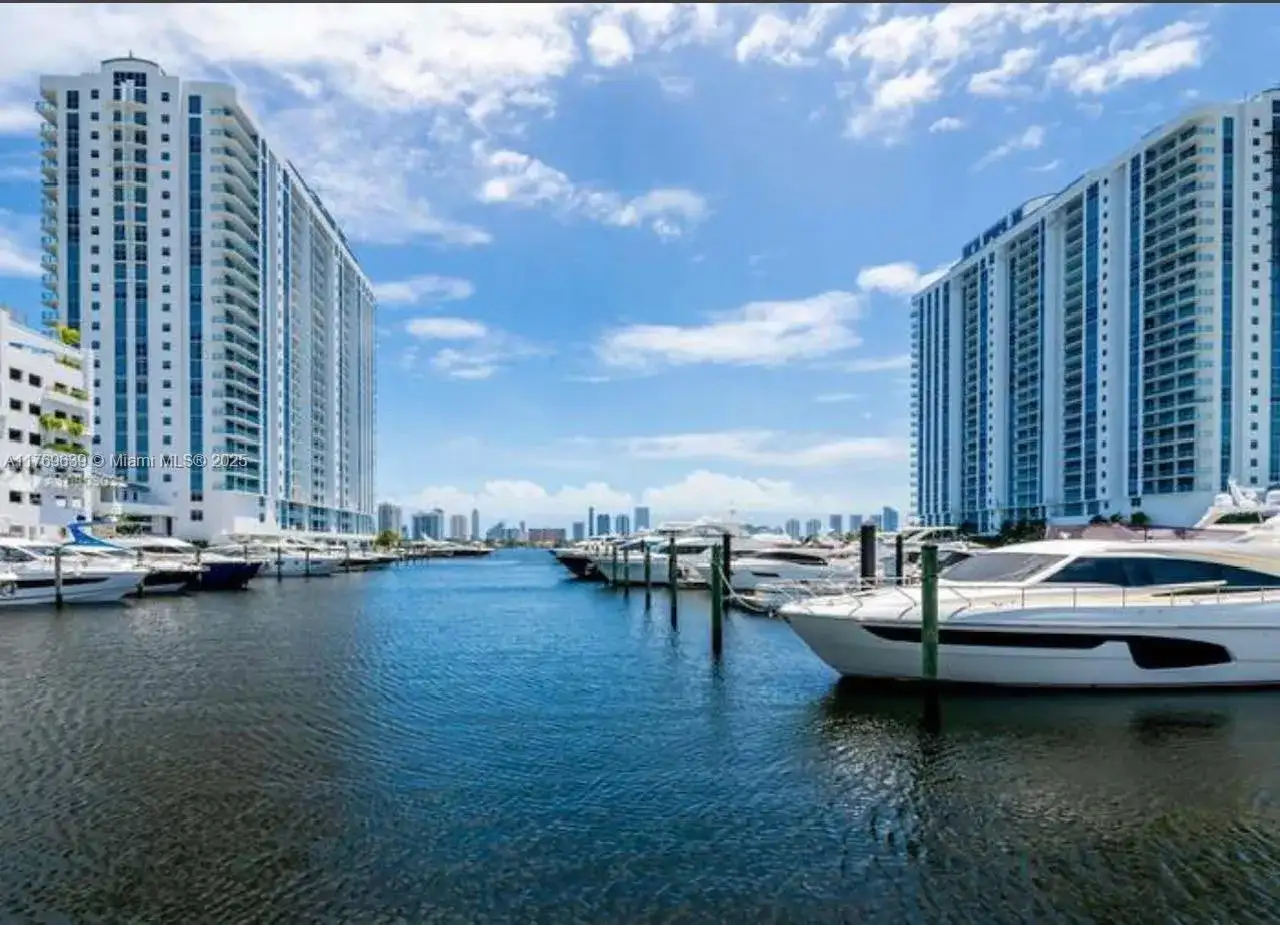 17211 Biscayne Blvd BS-10, North Miami Beach FL 33160 photo 3