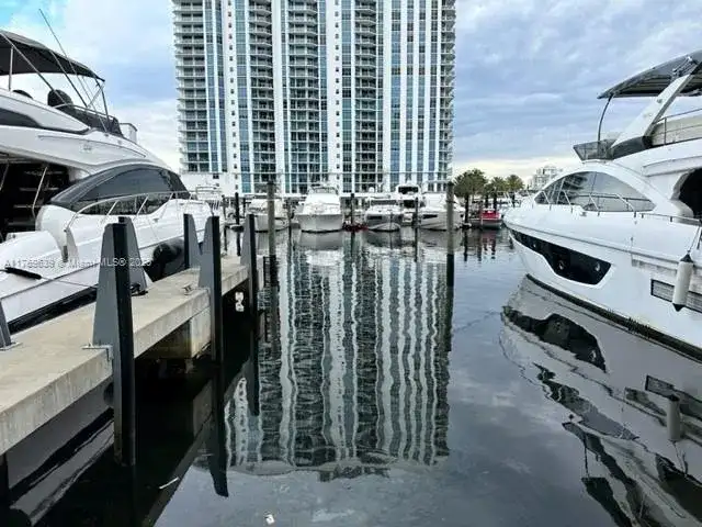 17211 Biscayne Blvd BS-10, North Miami Beach FL 33160 photo 4