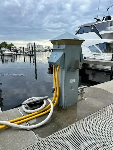 17211 Biscayne Blvd BS-10, North Miami Beach FL 33160 photo 5