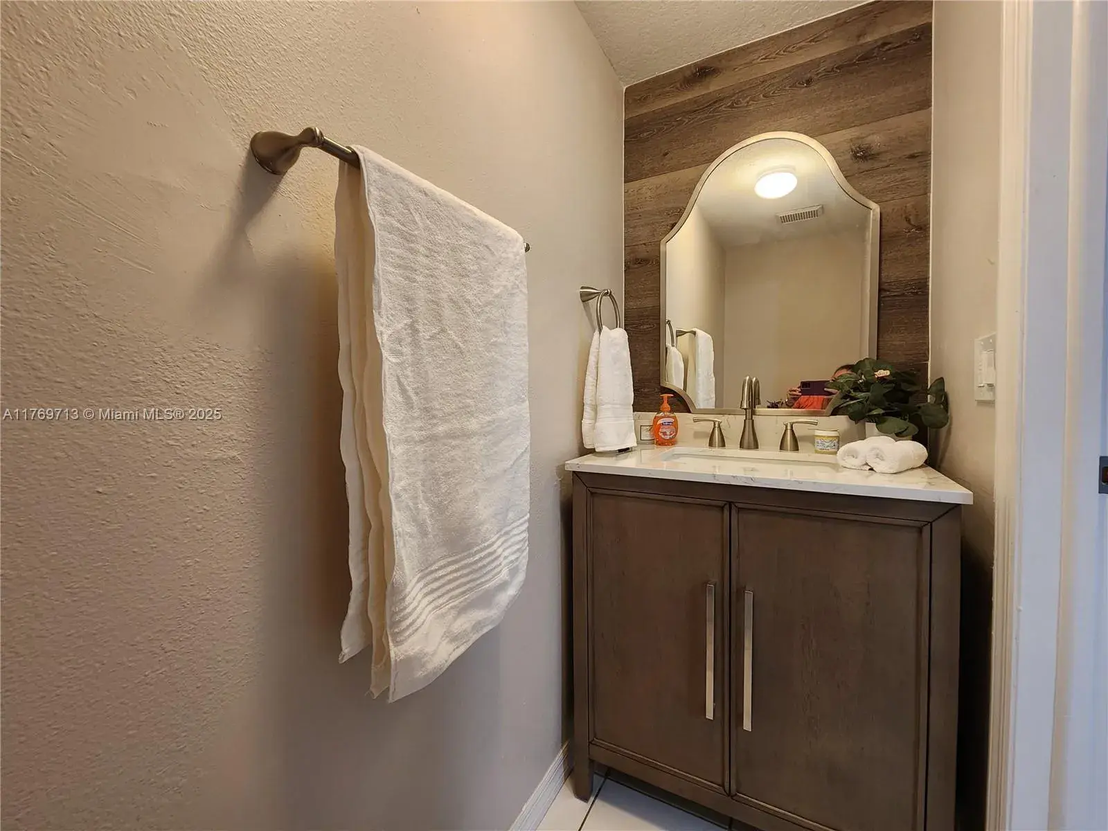 8360 NW 103rd St # 204E, Hialeah Gardens FL 33016