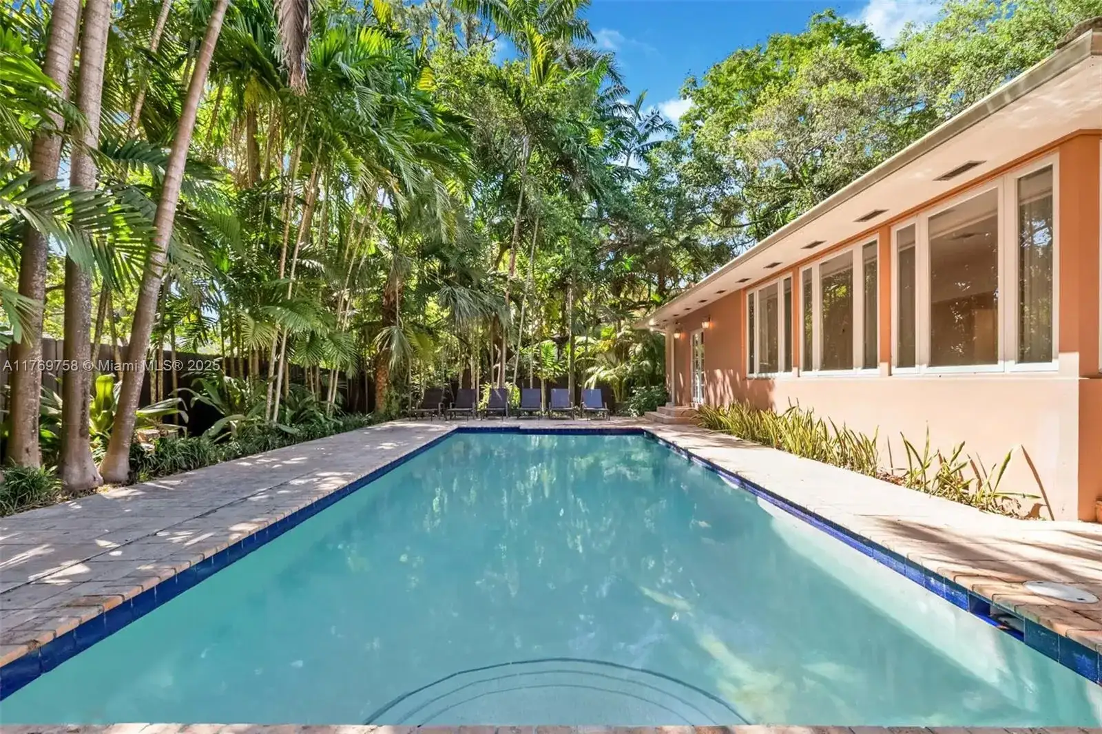 3975 Utopia Court, Miami FL 33133 photo 2
