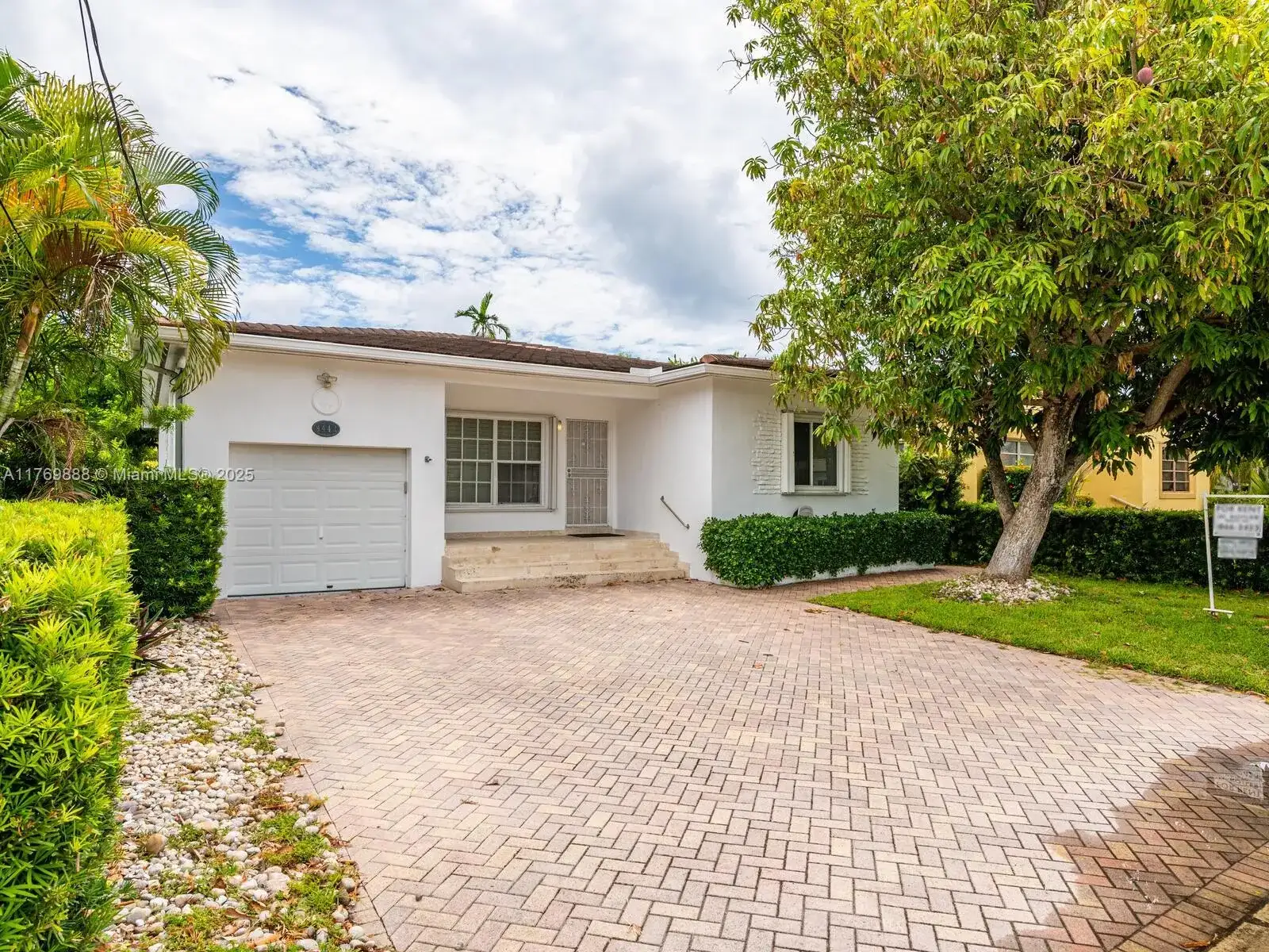 9441 Byron Ave, Surfside FL 33154 photo 3