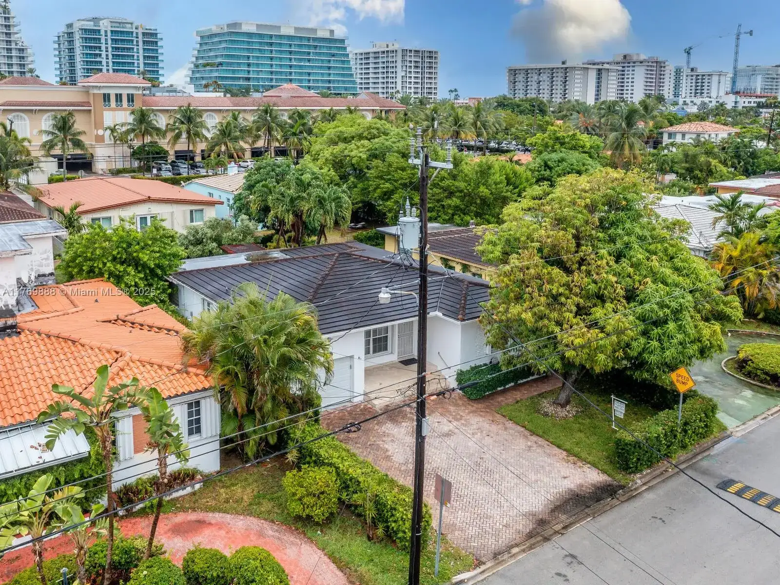 9441 Byron Ave, Surfside FL 33154 photo 4