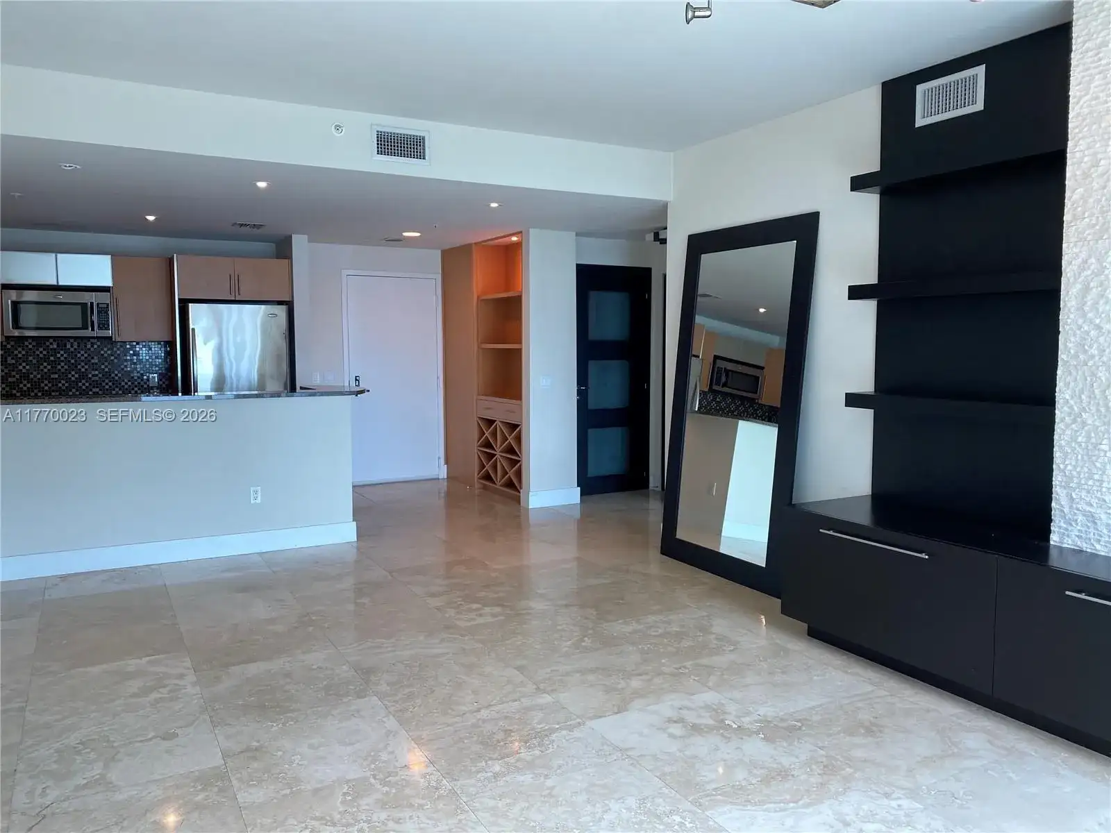300 S Biscayne Blvd # 2606, Miami FL 33131 photo 2