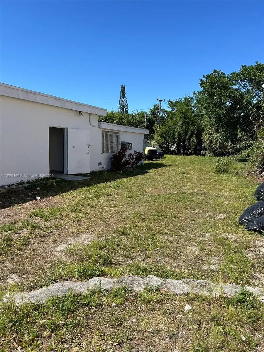 5911 W Hallandale Beach Blvd, West Park FL 33023 photo 5