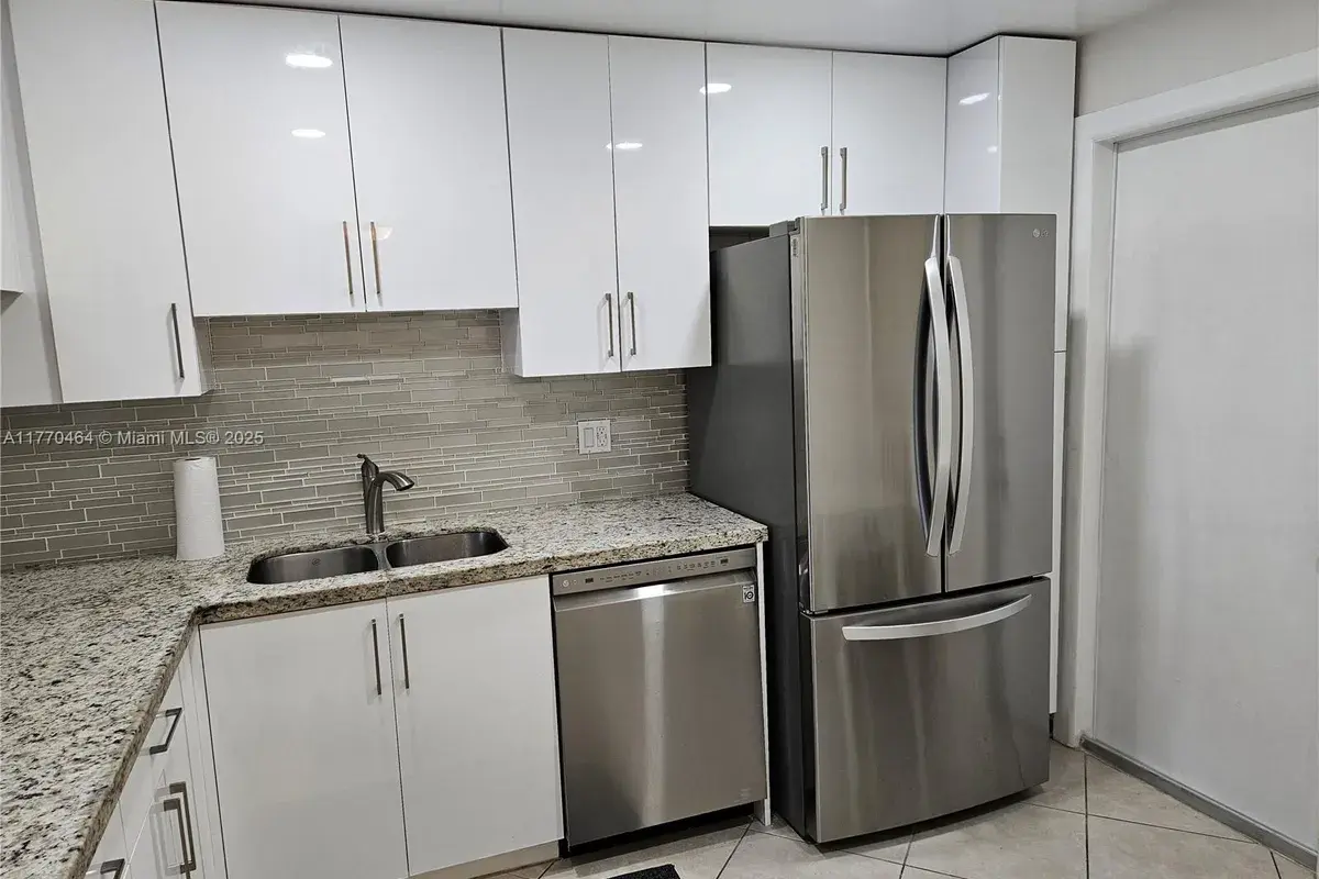 330 SE 2nd St # 504G, Hallandale Beach FL 33009