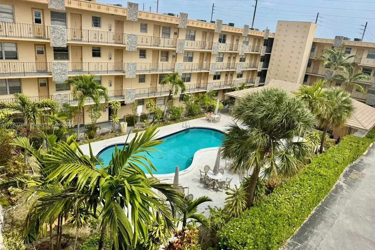 2145 Pierce St # 403, Hollywood FL 33020