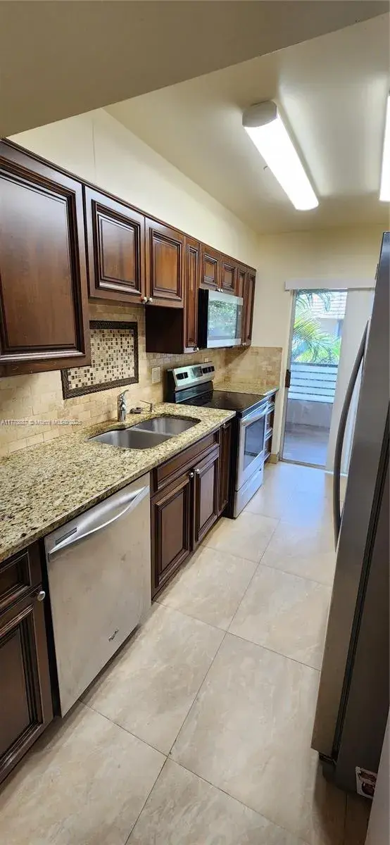 2810 Riverside Dr # 4, Coral Springs FL 33065