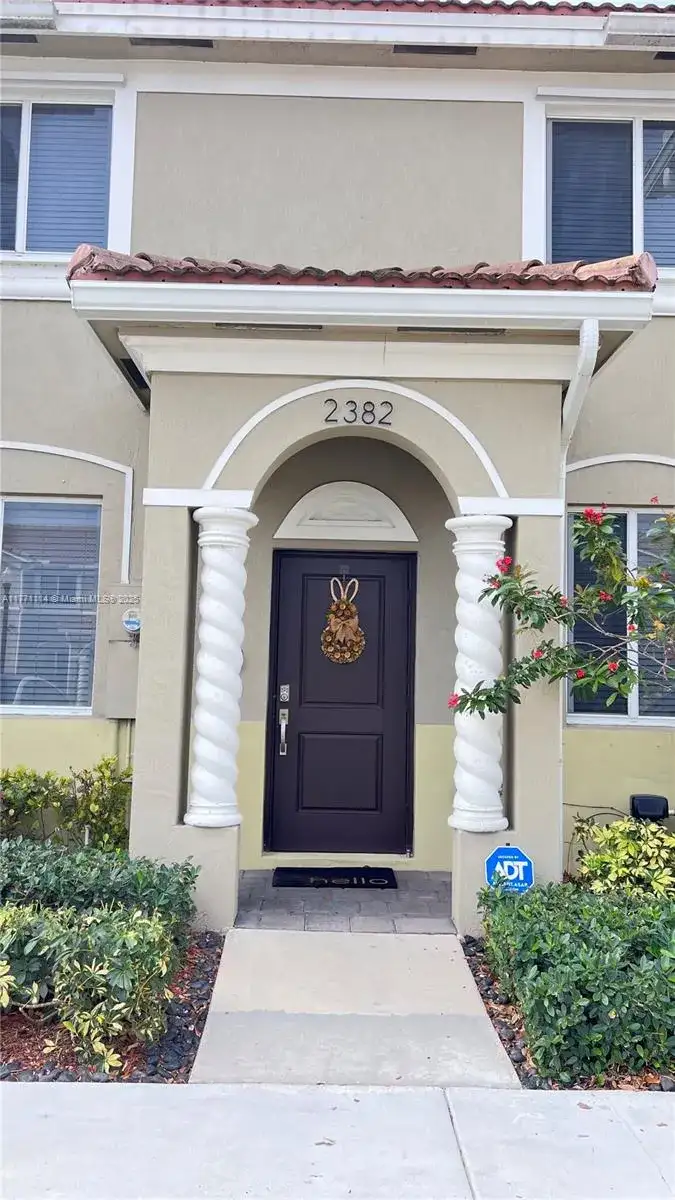 2382 SE 10th St, Homestead FL 33035 photo 2