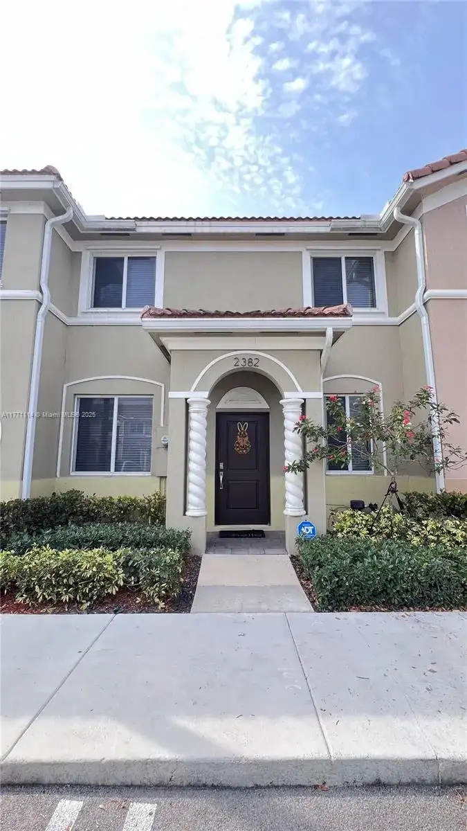 2382 SE 10th St, Homestead FL 33035 photo 3