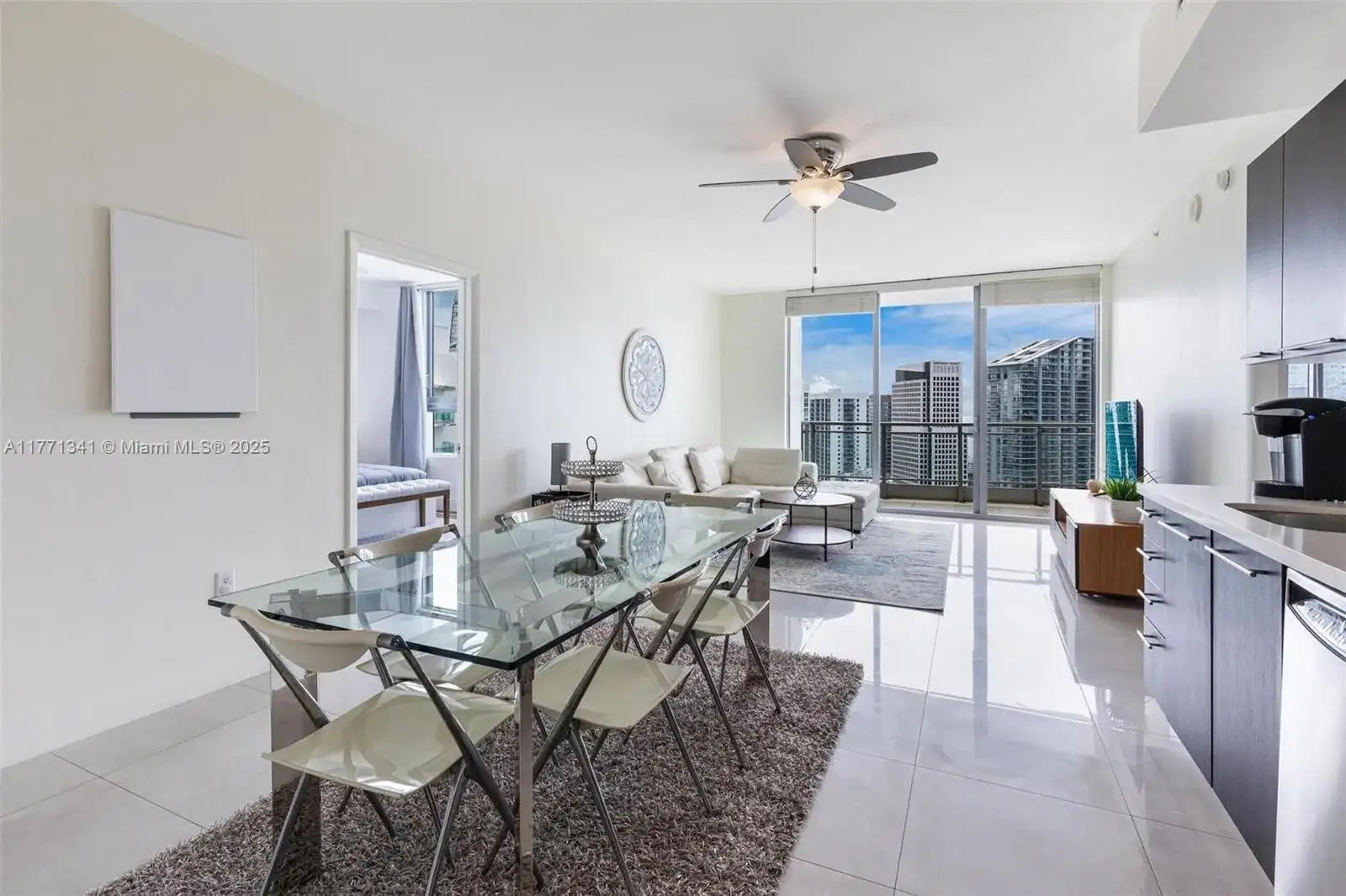 90 SW 3rd St # 4103, Miami FL 33130 photo 3