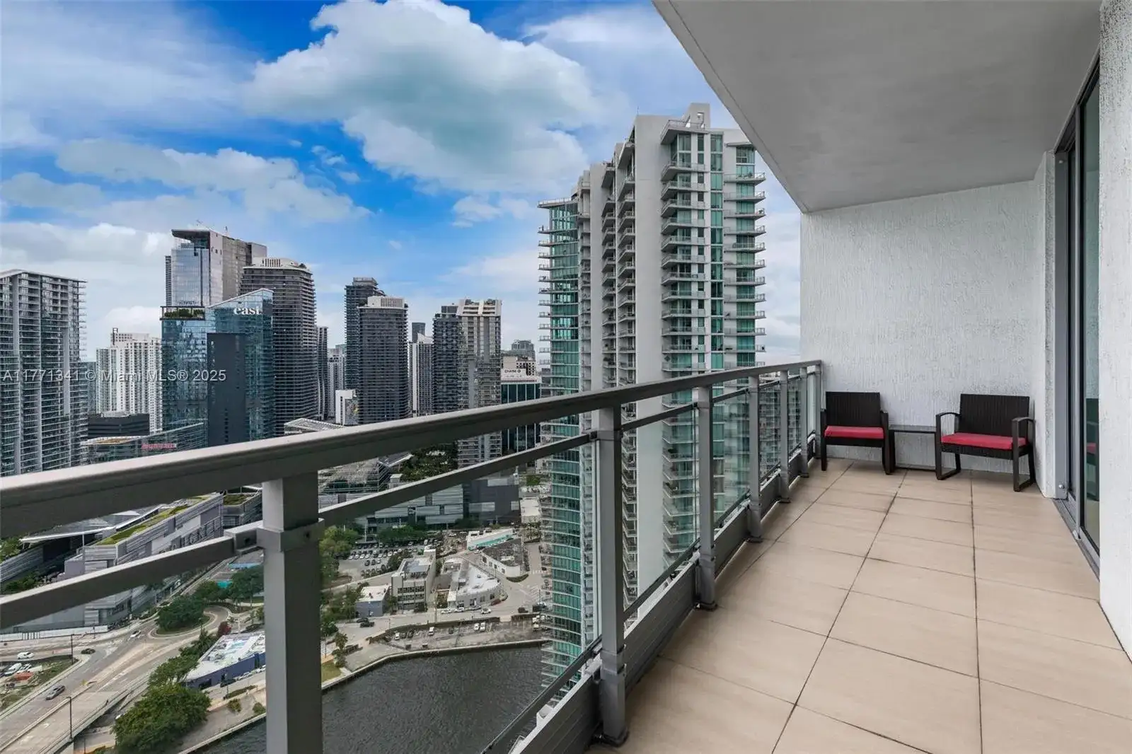90 SW 3rd St # 4103, Miami FL 33130 photo 5
